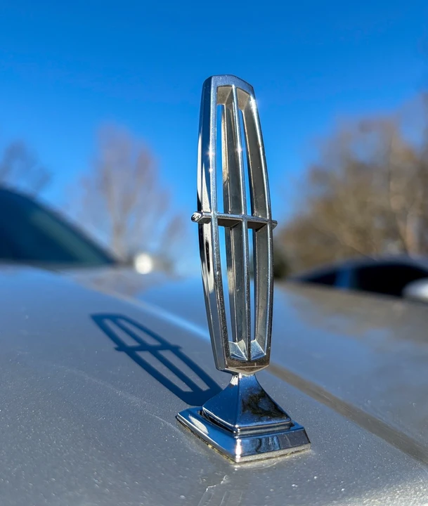 2005 Lincoln Town Car - Image 4 of 21