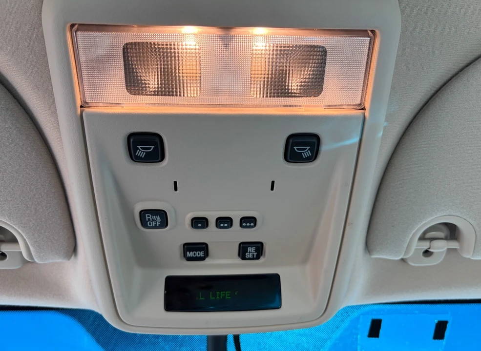 2005 Lincoln Town Car - Image 19 of 21