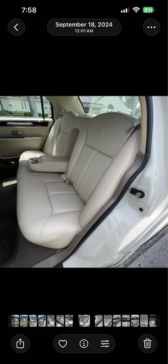 2005 Lincoln Town Car - Image 11 of 17