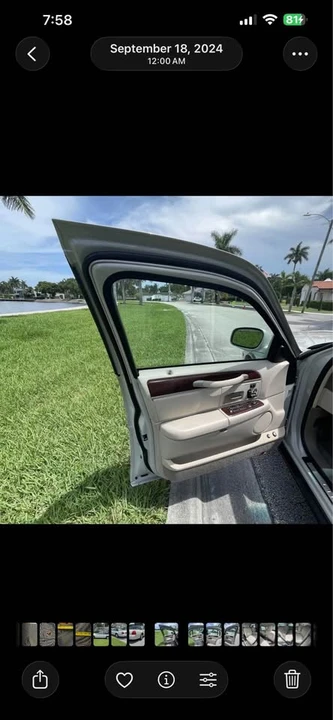 2005 Lincoln Town Car - Image 17 of 17