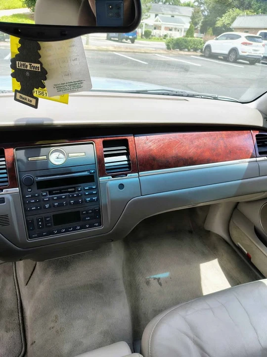 2005 Lincoln Town Car - Image 6 of 9