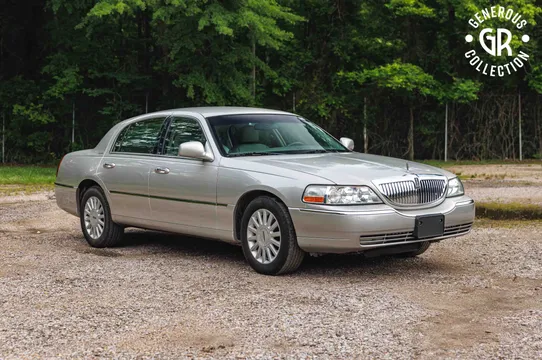 2005 Lincoln Town Car Signature Series
