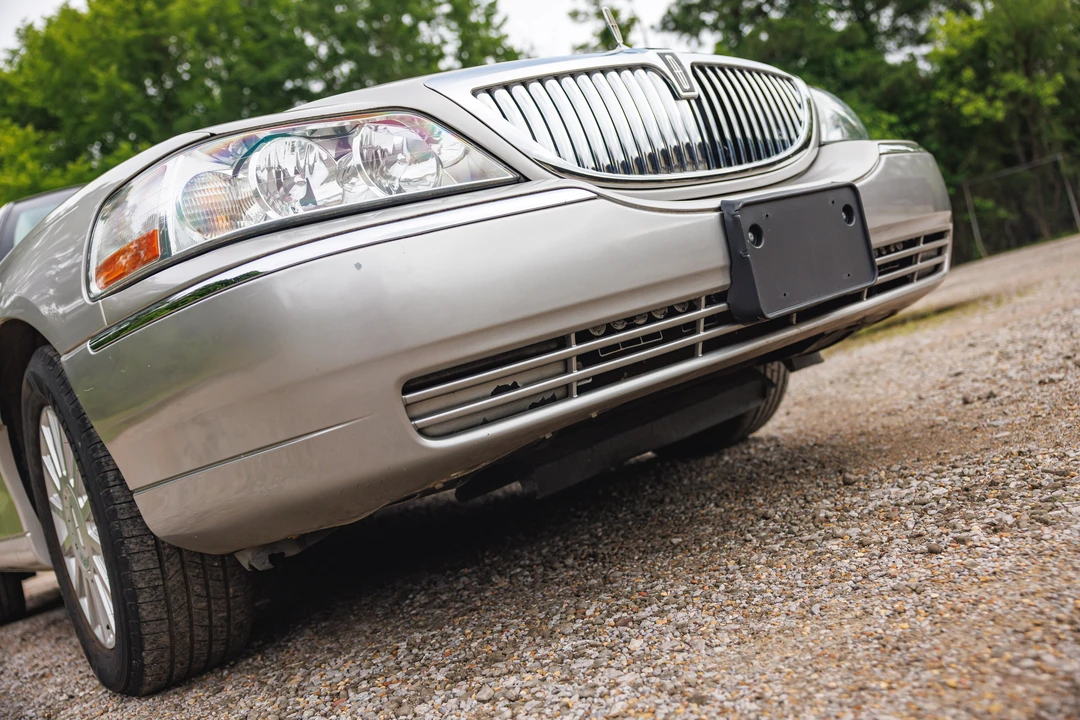 2005 Lincoln Town Car - Image 19 of 31