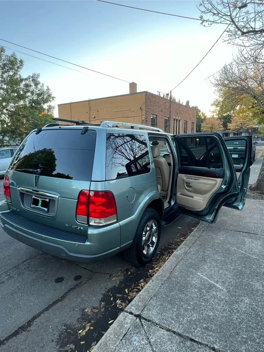 2005 Lincoln Aviator 1st Gen - Image 4 of 12