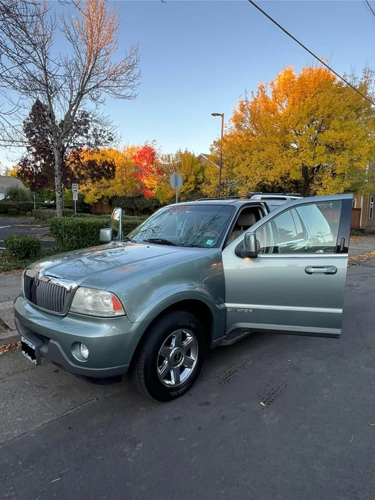 2005 Lincoln Aviator 1st Gen - Image 2 of 12