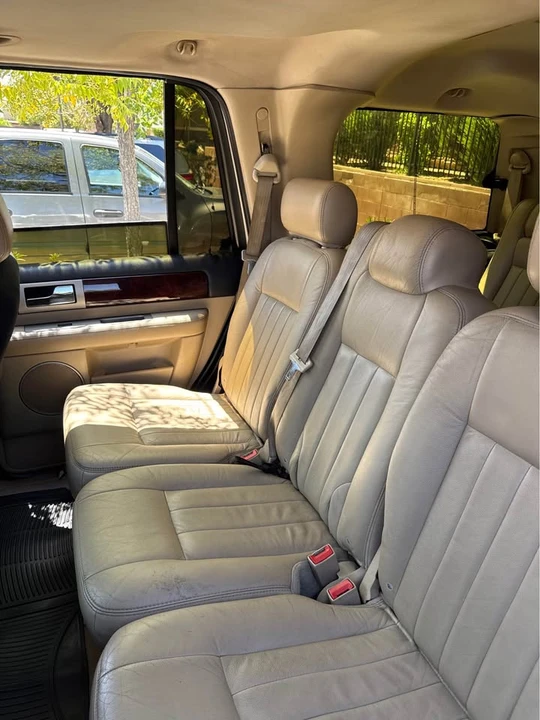 2005 Lincoln Navigator 2nd Gen - Image 2 of 2