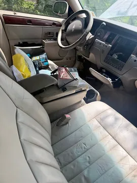 2005 Lincoln Town Car Signature