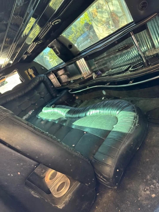 2005 Lincoln Town Car - Image 4 of 4