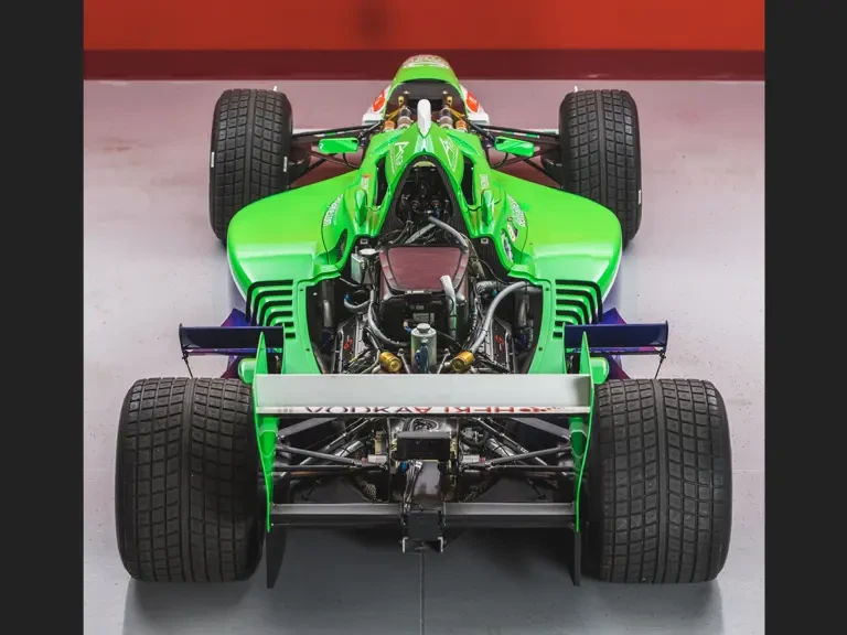 2005 Lola - Image 14 of 31