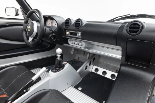2005 Lotus Elise Series 2 - Image 2 of 4