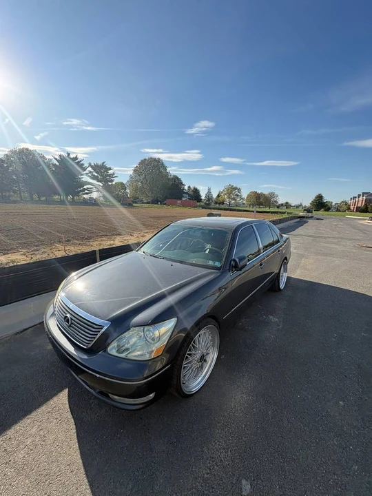 2005 Lexus LS 3rd Gen - Image 4 of 17