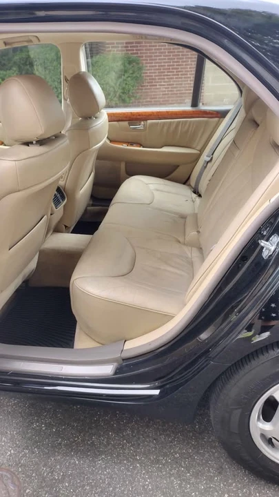 2005 Lexus LS 3rd Gen - Image 7 of 9