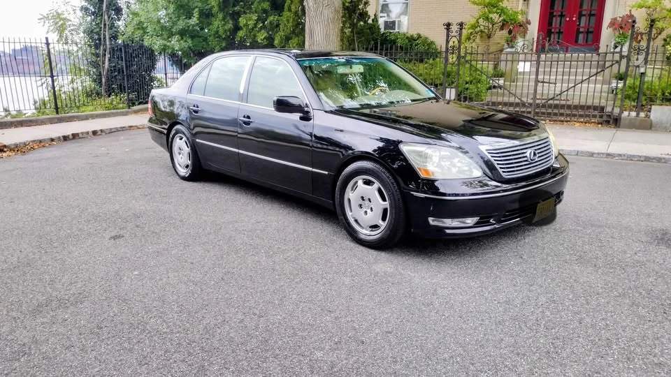 2005 Lexus LS 3rd Gen - Image 2 of 9