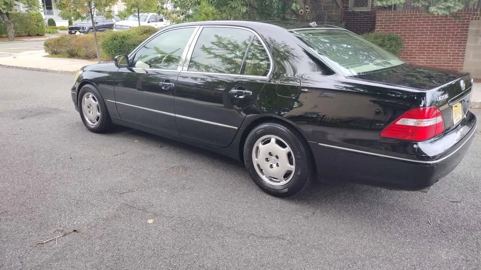 2005 Lexus LS 3rd Gen - Image 4 of 9