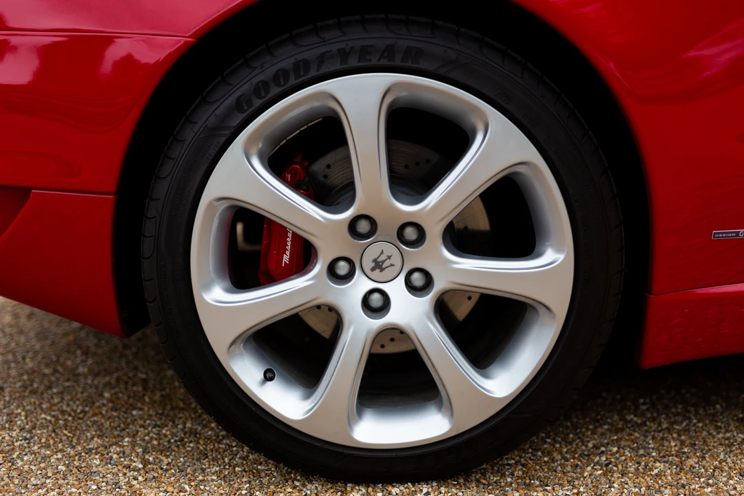 2005 Maserati Spyder - Image 17 of 31