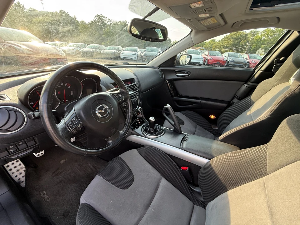 2005 Mazda RX-8 1st Gen - Image 27 of 31