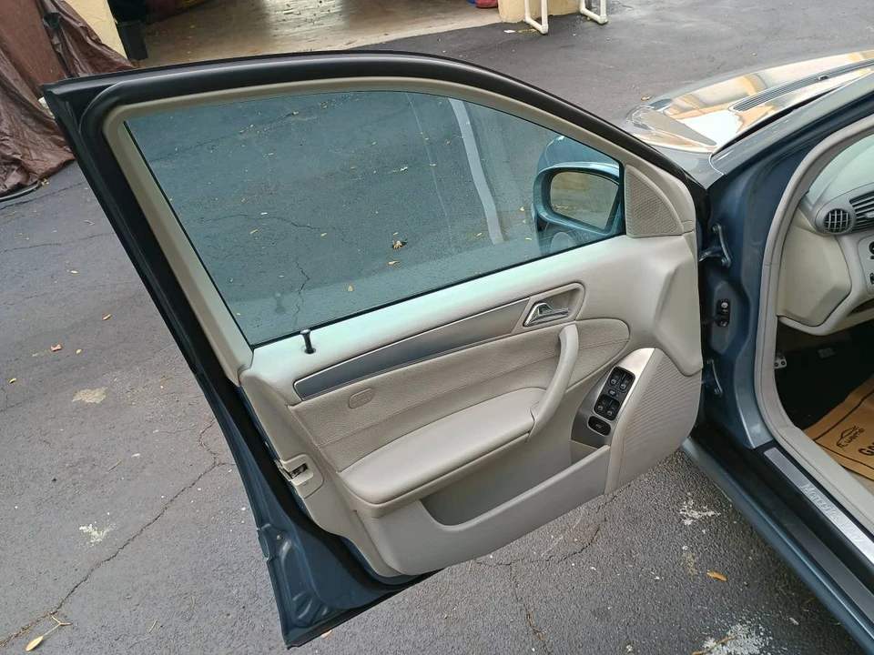 2005 Mercedes-Benz W203 C-Class - Image 8 of 24