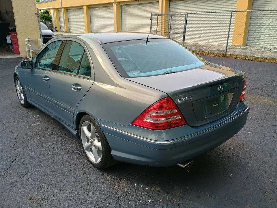 2005 Mercedes-Benz W203 C-Class - Image 2 of 24