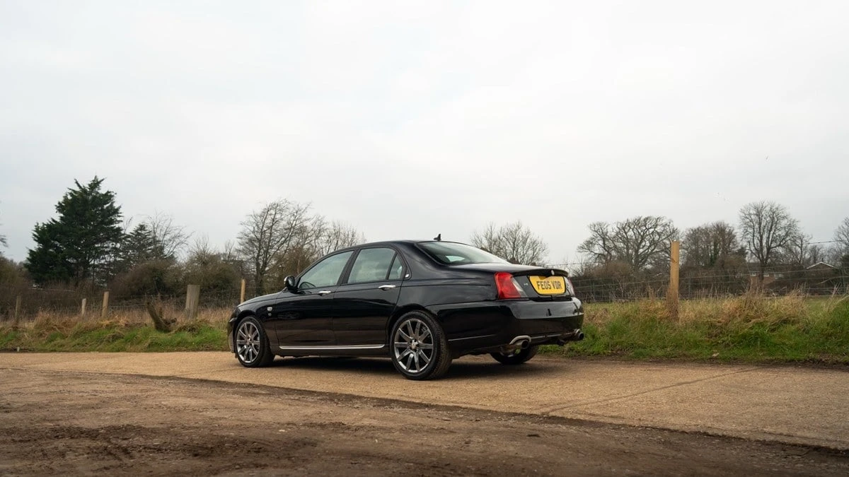 2005 MG - Image 5 of 30