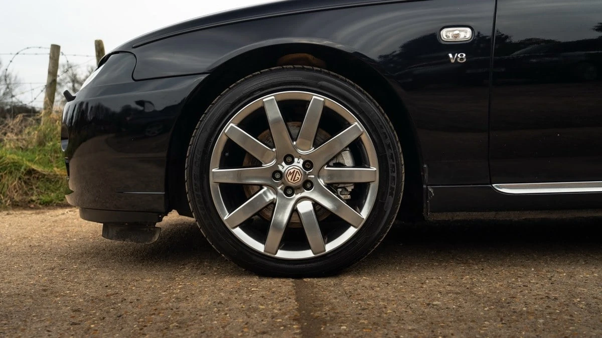 2005 MG - Image 11 of 30