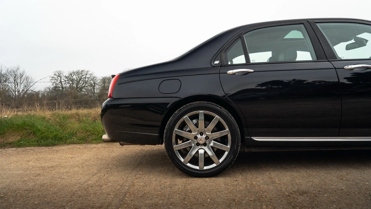 2005 MG - Image 13 of 30