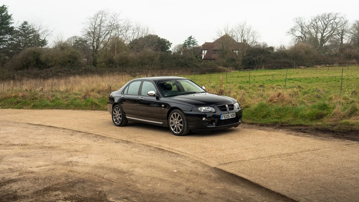 2005 MG - Image 2 of 30