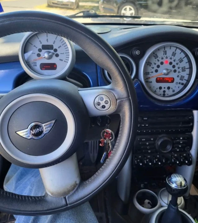 2005 Mini Mini Cooper S 1st Gen - Image 5 of 8