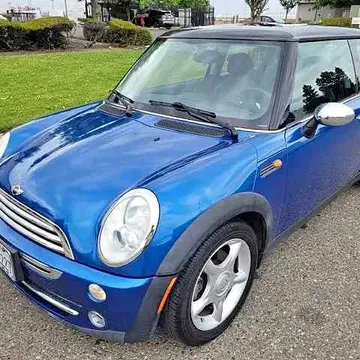2005 MINI Cooper Cooper Hatchback 4D