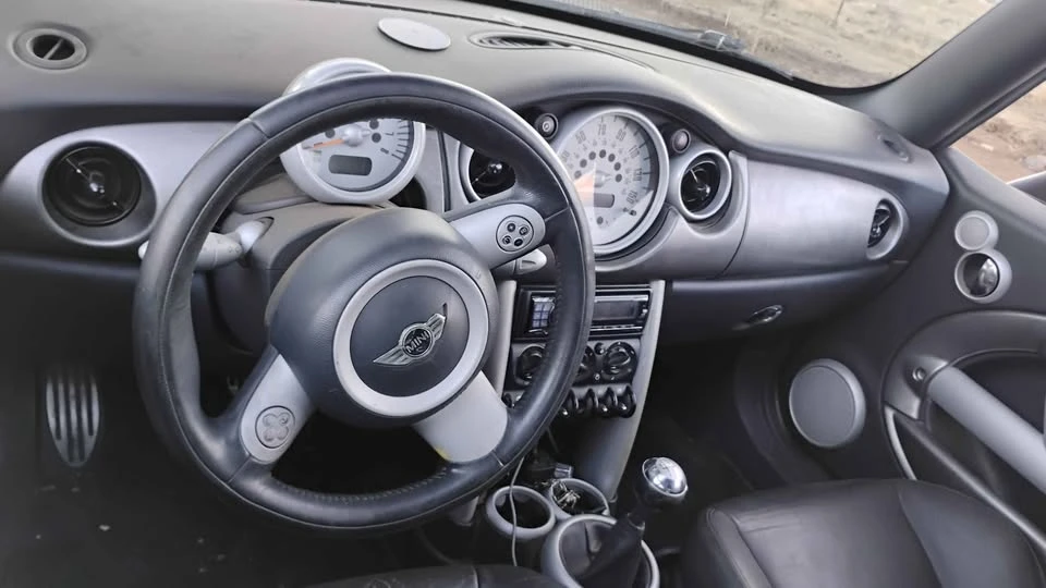 2005 Mini Mini Cooper S 1st Gen - Image 9 of 11