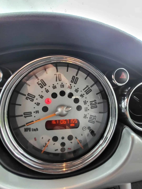 2005 Mini Mini Cooper S 1st Gen - Image 16 of 18