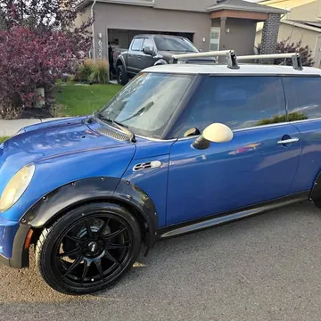 2005 MINI Cooper S Hatchback 2D