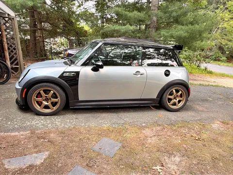 2005 MINI Cooper S Hatchback 2D