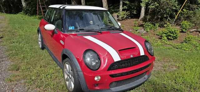 2005 MINI Cooper S Hatchback 2D