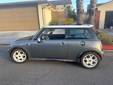 2005 MINI Cooper S Hatchback 2D