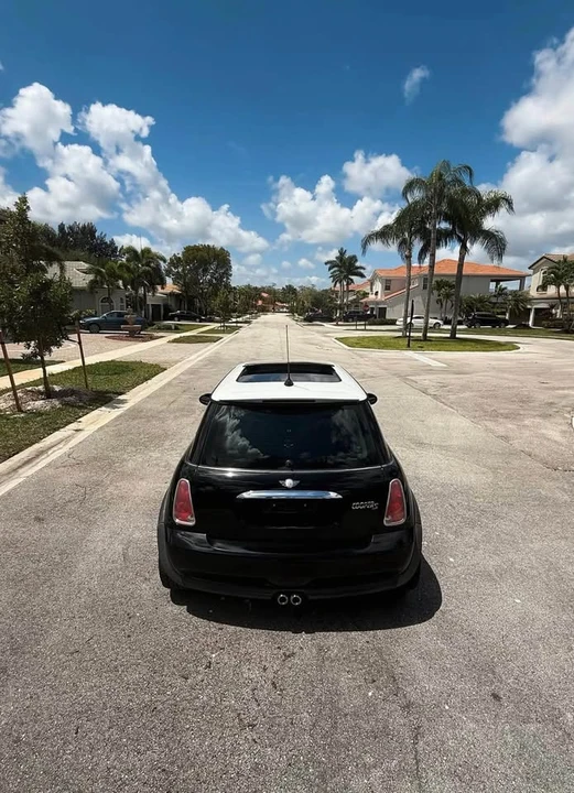 2005 Mini Mini Cooper S 1st Gen - Image 2 of 4