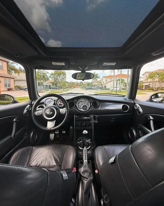 2005 Mini Mini Cooper S 1st Gen - Image 4 of 4