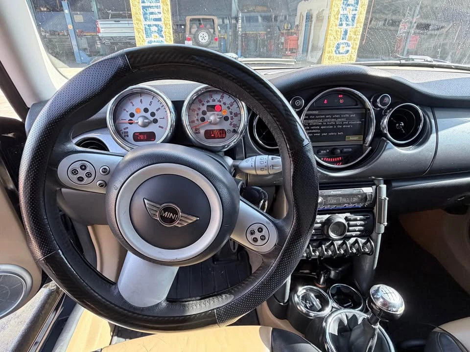 2005 Mini Mini Cooper S 1st Gen - Image 6 of 9