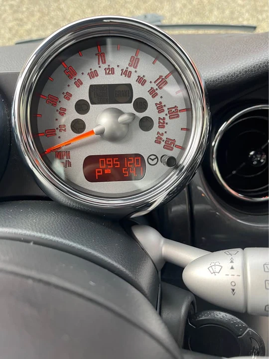 2005 Mini Mini Cooper S 1st Gen - Image 7 of 20