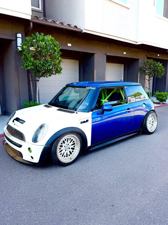 2005 Mini Mini Cooper S 1st Gen - Image 2 of 11