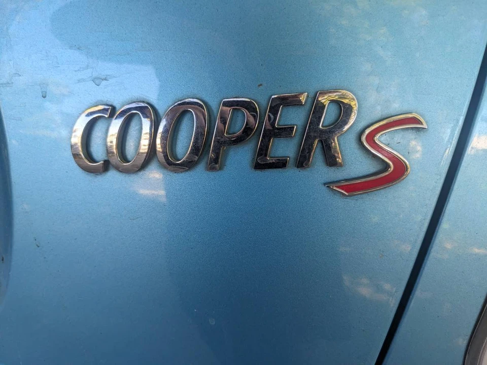 2005 Mini Mini Cooper S 1st Gen - Image 19 of 23