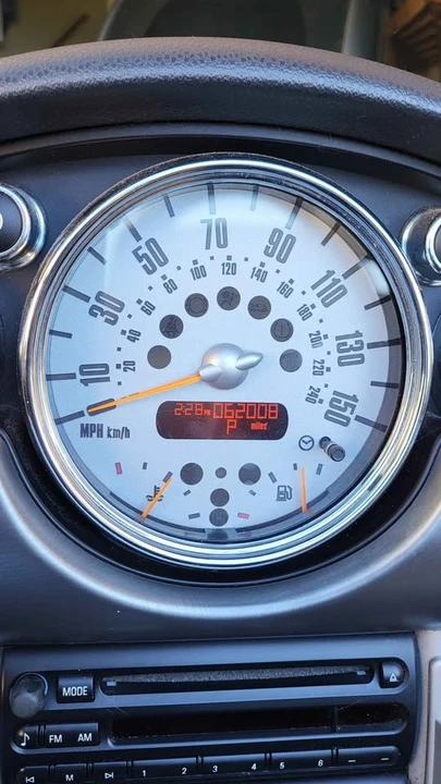 2005 Mini Mini Cooper S 1st Gen - Image 5 of 10