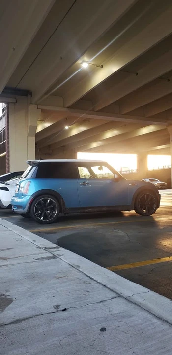 2005 Mini Mini Cooper S 1st Gen - Image 6 of 8