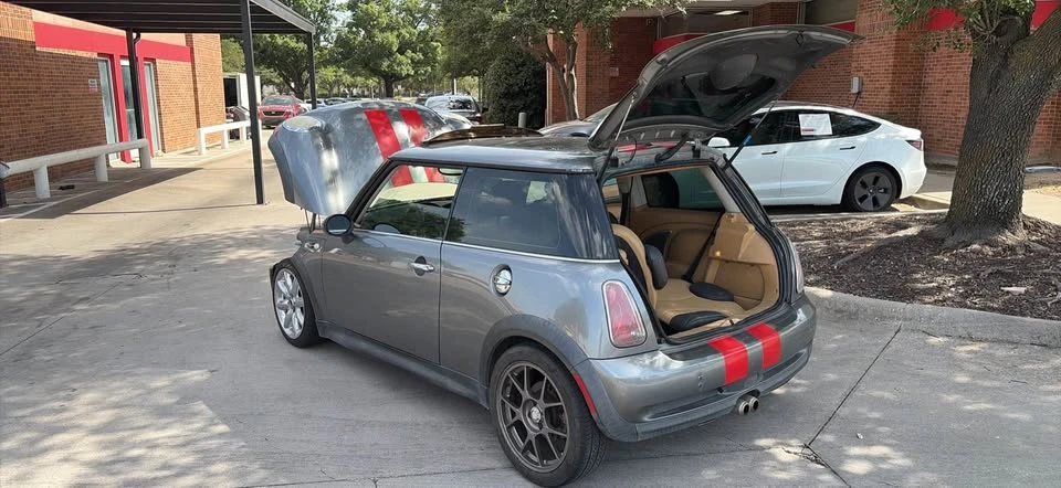 2005 Mini Mini Cooper S 1st Gen - Image 12 of 17