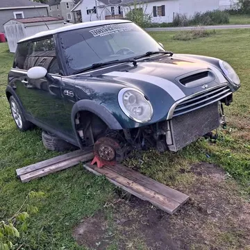 2005 MINI Cooper S Hatchback 2D