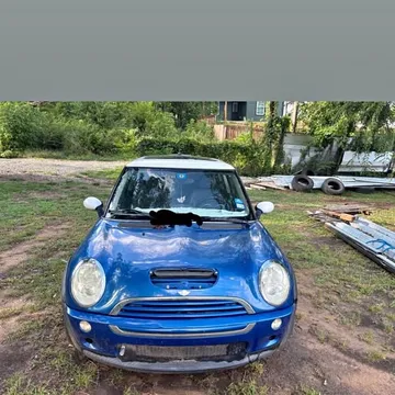 2005 MINI Cooper S Hatchback 2D