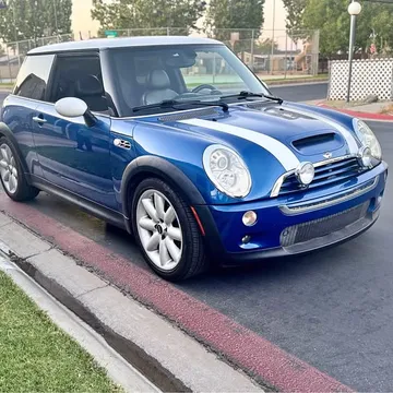 2005 MINI Cooper S Hatchback 2D