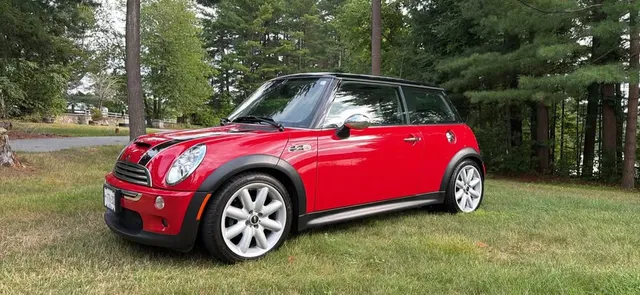 2005 MINI Cooper S Hatchback 2D