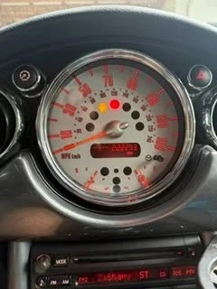 2005 Mini Mini Cooper S 1st Gen - Image 4 of 9