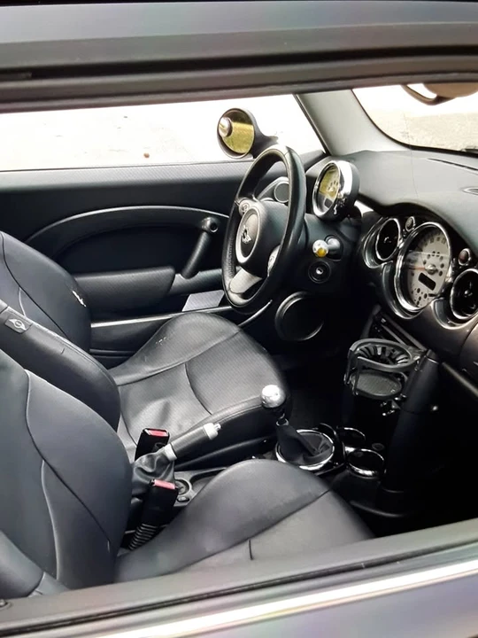 2005 Mini Mini Cooper S 1st Gen - Image 6 of 7