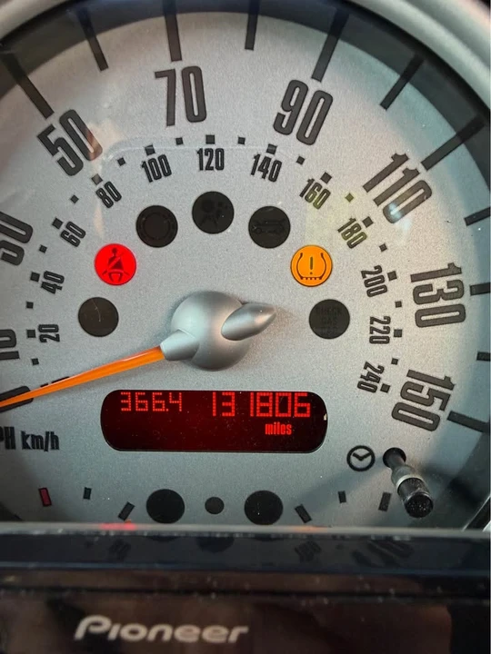 2005 Mini Mini Cooper S 1st Gen - Image 17 of 20